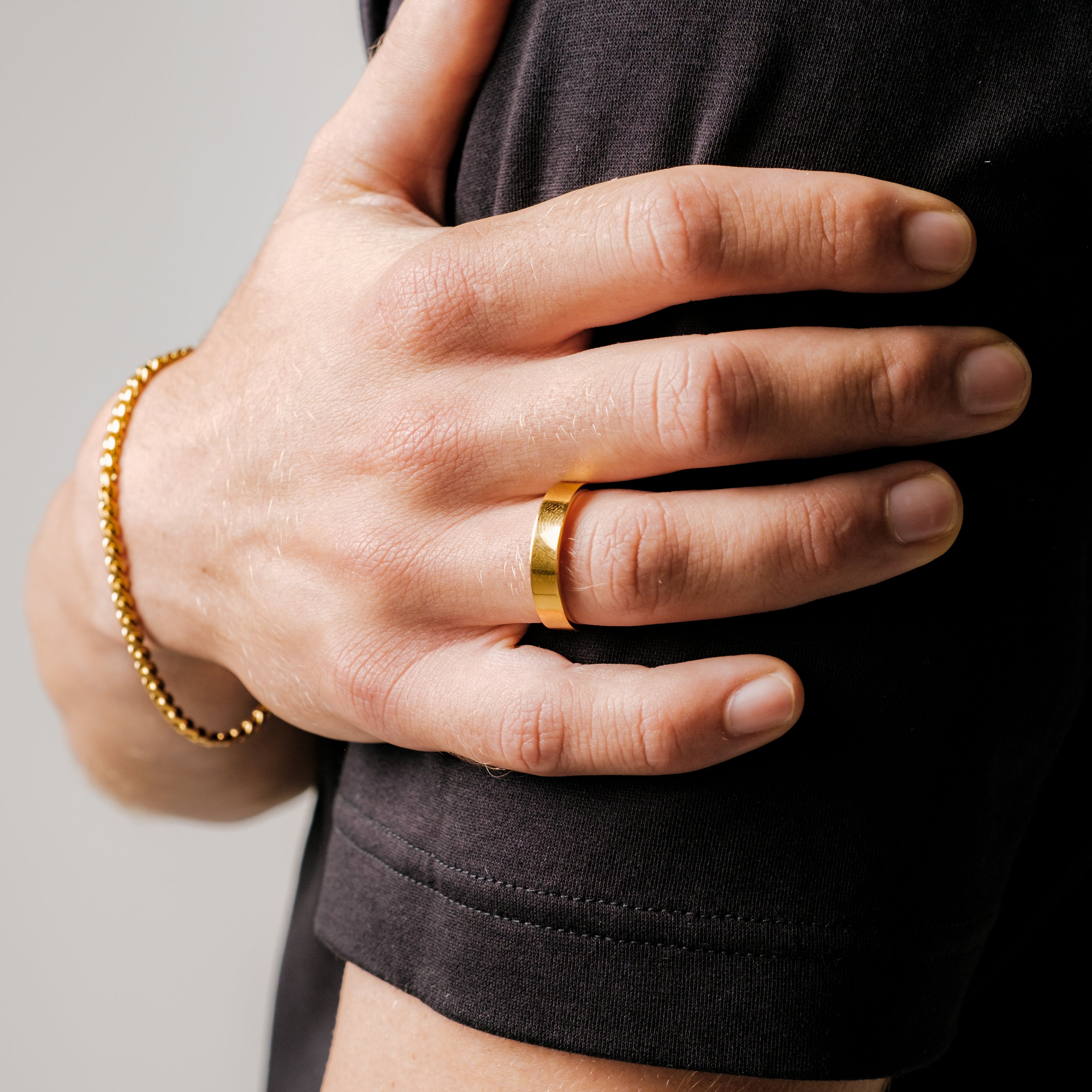 Klassischer Ring in Einheitsgröße (Gold)