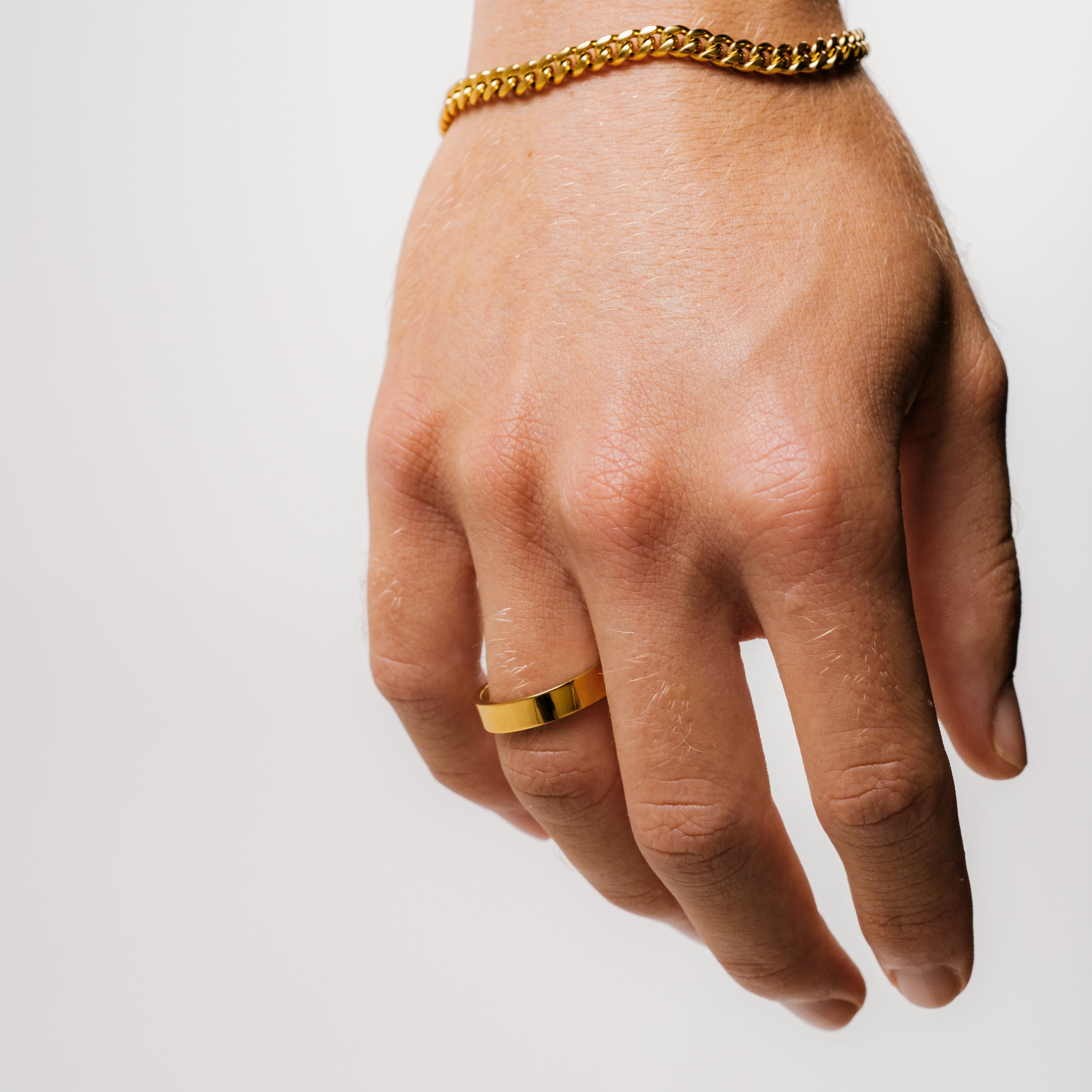 Klassischer Ring in Einheitsgröße (Gold)